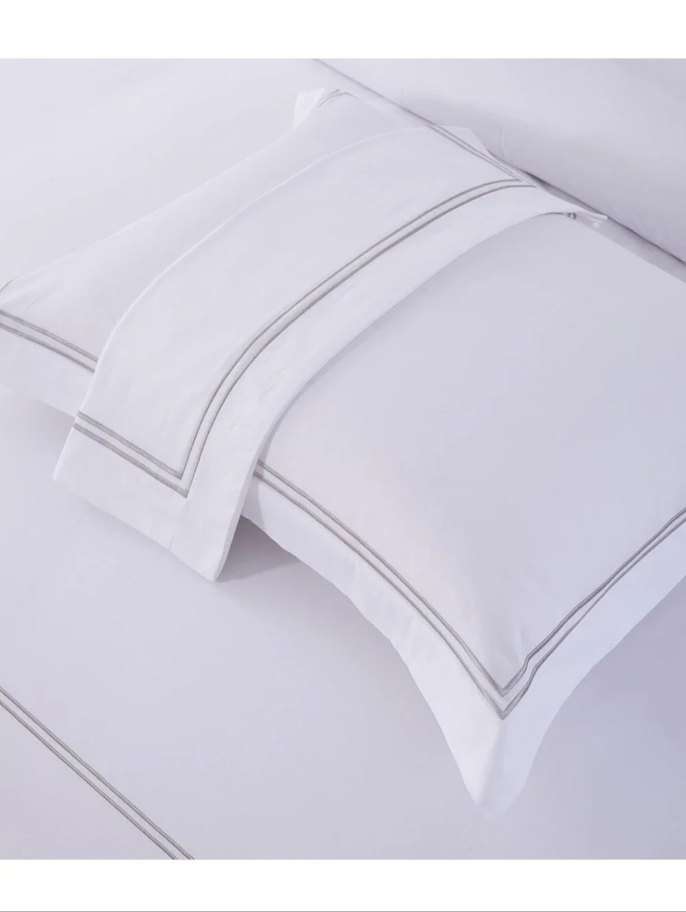 100% Cotton Duvet Cover Set Soft Comfortable with Embroidery Design 3 Pcs Sateen